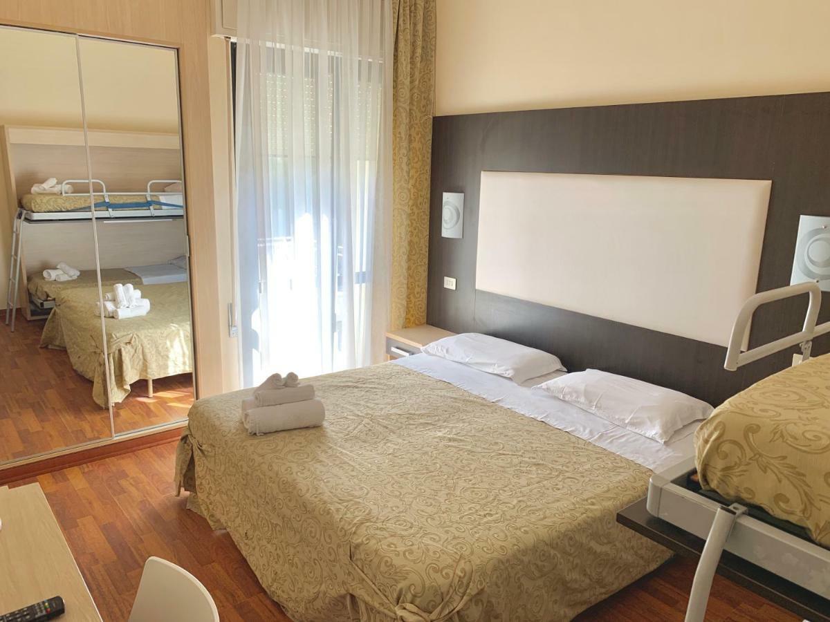 Hotel Baby B&B Milano Marittima Exteriér fotografie